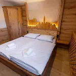 Lakebled House Bed & Breakfast