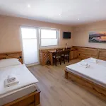 Lakebled House Bed & Breakfast *