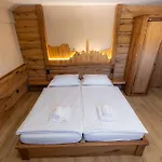 Lakebled House Bed & Breakfast