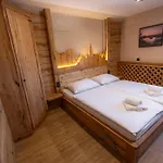 Bed & Breakfast Lakebled House
