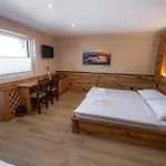Bed & Breakfast Lakebled House