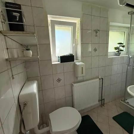 Frühstückspension Lakebled House *