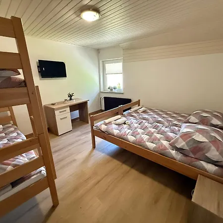 Hostel Bed & Breakfast Lakebled House Μπλεντ