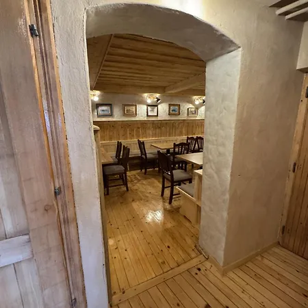 Lakebled House Bed & Breakfast