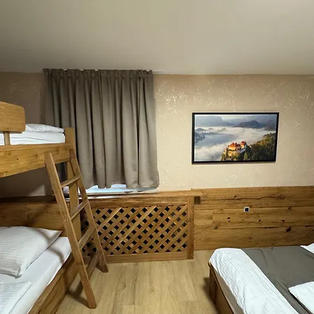 Lakebled House