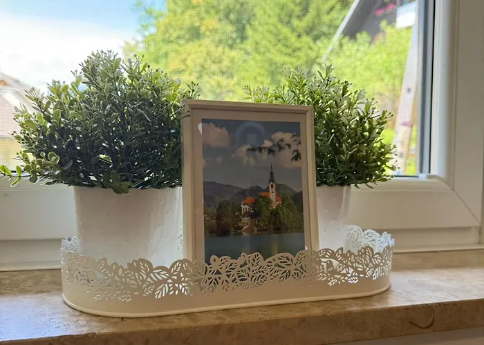 לינה וארוחת בוקר Lakebled House בלד