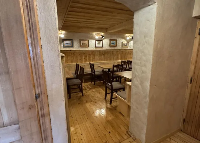 Lakebled House Bed & Breakfast